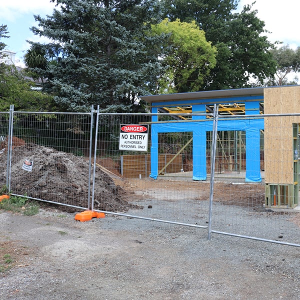 do you deliver and set up temporary fencing and what's the cost for this in Wyldwood